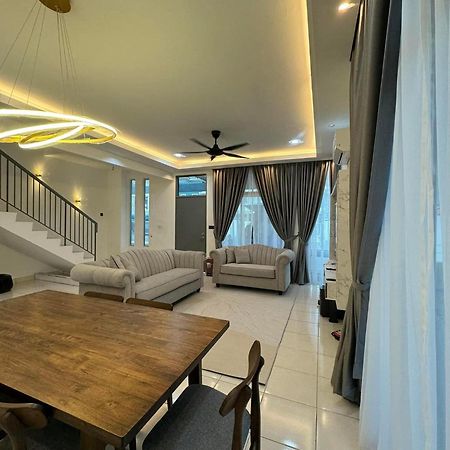 Homestay Pool Villa Andora Klang Buitenkant foto